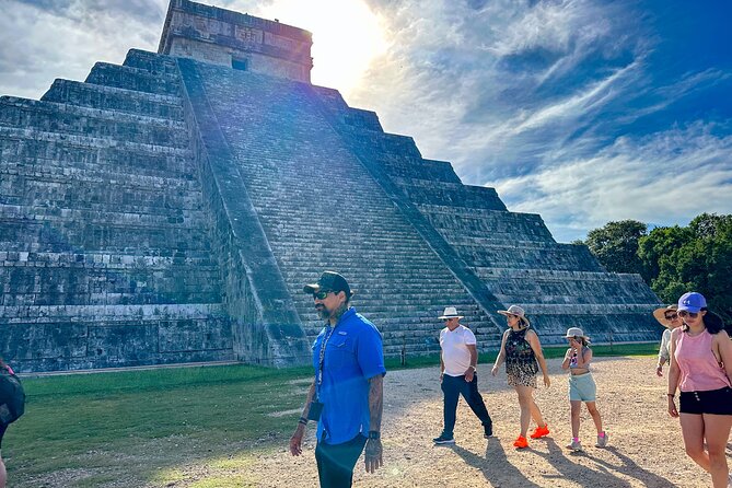 Chichen Itza Early Access All Inclusive: Hotel Pick up & All Fees - El Castillo and the Temple of Kukulkan