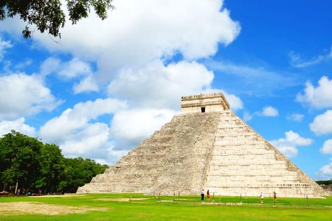 Chichen Itza Early Access Private Tour with Buffet Lunch - Buffet lunch at Real Mayab