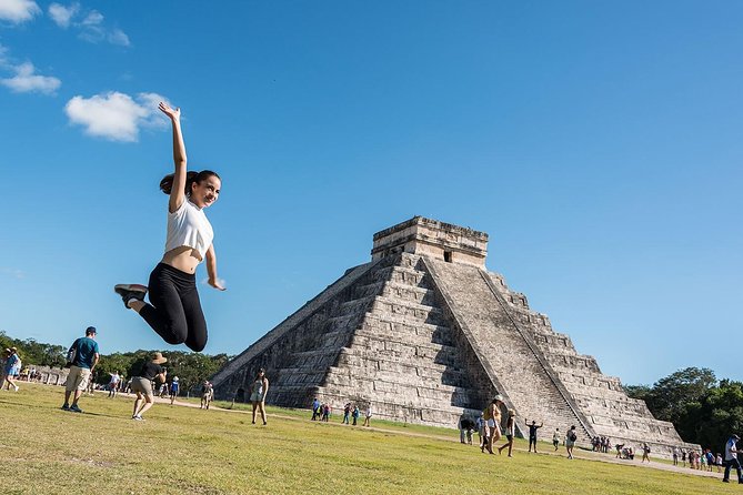 Chichén Itzá Tour with Cenote Xunáan, Valladolid & Lunch - What the $64 price really buys you