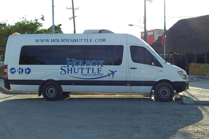 Chiquila Playa del Carmen Shared Shuttle - Finding the van at Genesis parking lot