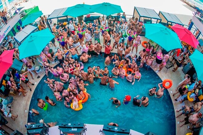 Coco Bongo Beach Club Cancun - Seating, table service, and personal space