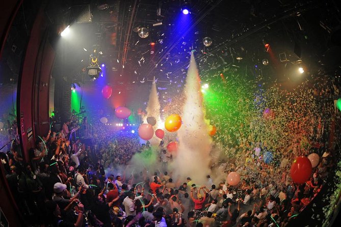 Coco Bongo Cancun Gold Member VIP Night Out by After Dark - Choosing your seat inside the Gold section