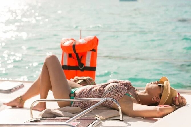 Combo Saver: Chichen Itza & Cenote + Isla Mujeres Catamaran - Hacienda Selva Maya: a cold-water break