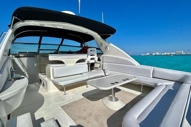 Cruise in Elegance: Luxury Yacht Rental in Cancun - What the private format is really worth