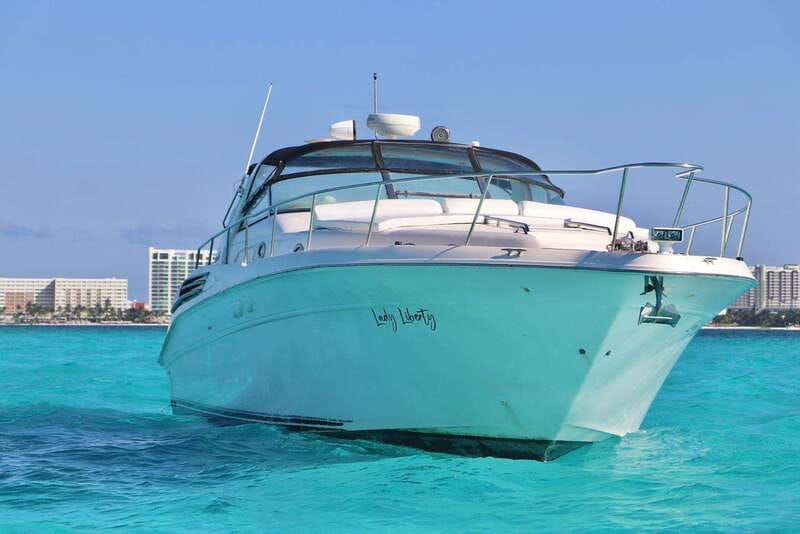 Cruising paradise in a luxury yacht in Cancun - Six hours for beach time and a custom plan