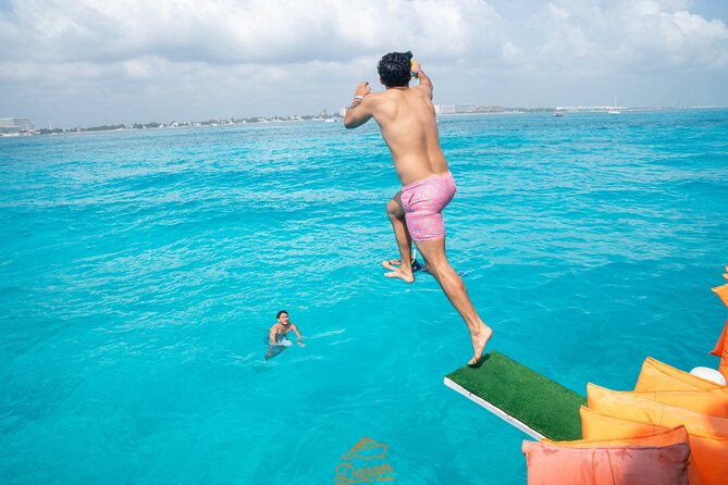 Dancer Cruise Isla Mujeres Snorkel Food and Drinks Included - Lunch with fajitas, ceviche, and more