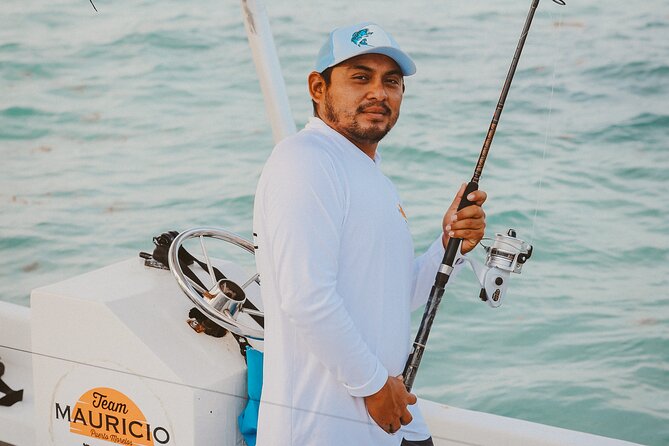 Deep Sea Fishing Experience in Puerto Morelos - Anchoring for snapper and bottom fish