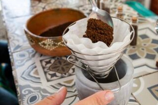 Del Grano al Cafe Learn how to roast grind and prepare coffe - Grinding the beans to match your brew