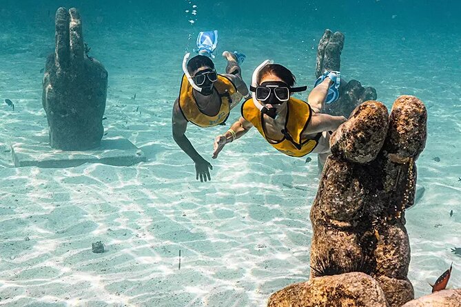 Deluxe Catamaran to Isla Mujeres with Open Bar from Cancun - Snorkeling in Crystal-Clear Water