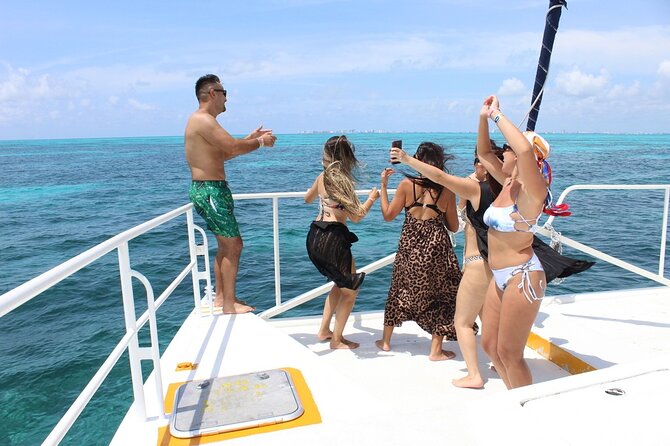 Deluxe Catamaran to Isla Mujeres with Open Bar from Cancun - One and a Half Hours on Isla Mujeres