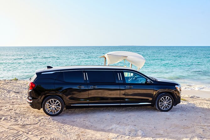 Deluxe GMC Limousine from CUN Airport to Cancun Hotel Zone - Cleanliness, vehicle condition, and service consistency