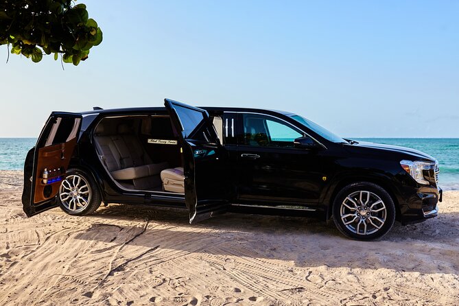 Deluxe GMC Limousine from CUN Airport to Playa Mujeres - The direct route to Playa Mujeres