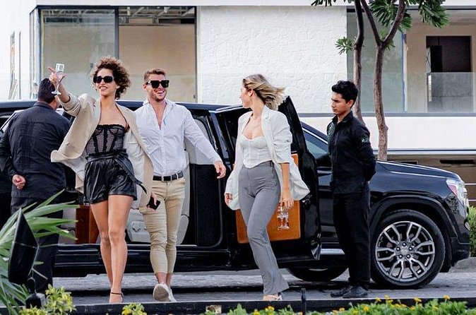 Deluxe Limousine GMC from Cancun Airport - Inside the black GMC limousine