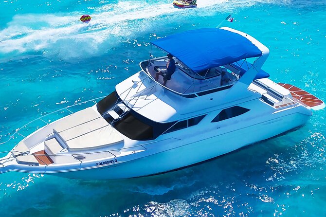 Deluxe Yacht 48FT with FlyBrige Rental in Cancun - A private yacht with room to spread out