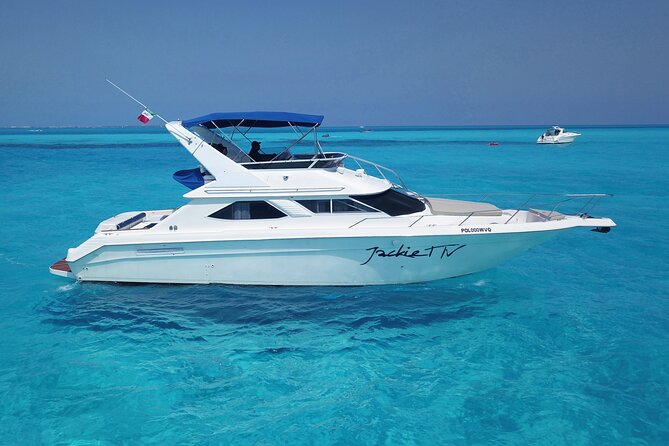 Deluxe Yacht 48FT with FlyBrige Rental in Cancun - Six and eight hours allow a slower day