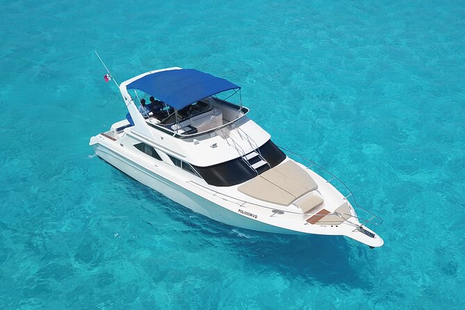 Deluxe Yacht 48FT with FlyBrige Rental in Cancun - What the crew adds to the day