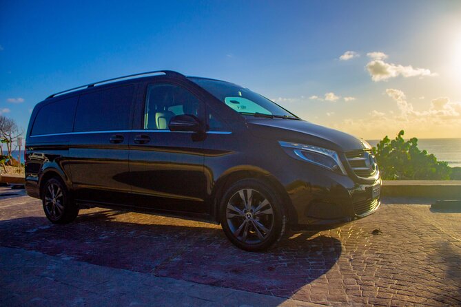 Departures in Mercedes Benz from Puerto Morelos to Cancun Airport - Who should book this transfer