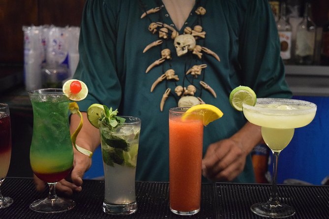 Dinner & Live Pirate Fight from Cancun - Who will get the most from this pirate cruise