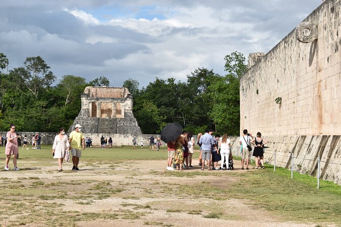 Discover Chichén Itzá & a Sacred Cenote. Lunch and transportation included. - The language and guiding experience