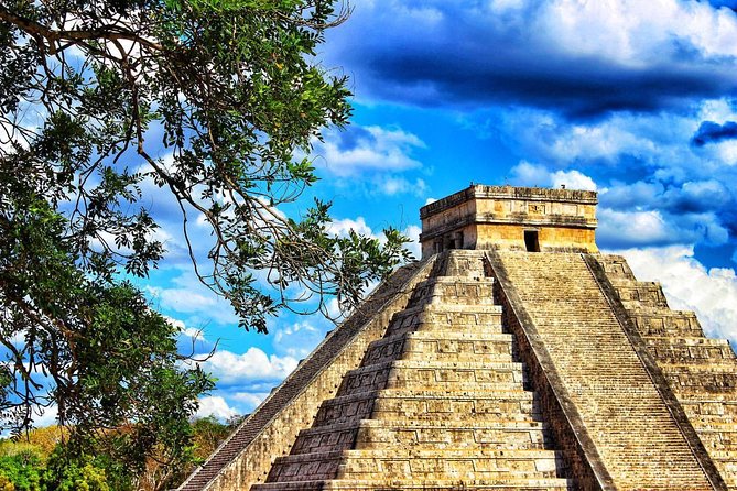 Discover Chichen Itza from Cancun or Maya Riviera - Lunch first, with Yucatecan food and shopping