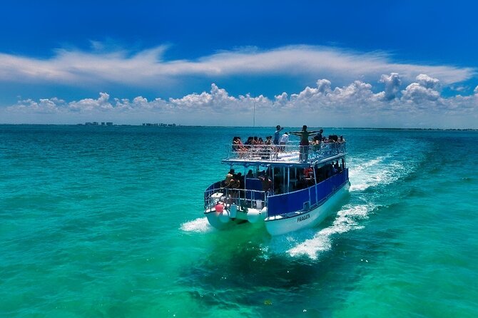 Discovering Isla Mujeres on a Double Decker Catamaran - Sunset on the ride back to Cancun