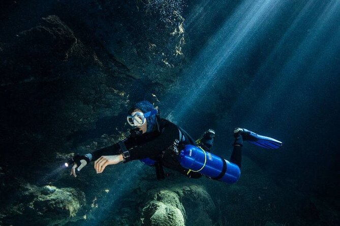 Diving in Cenotes: discovering the Mayan Underworld - The first guided descent into the Maya underworld