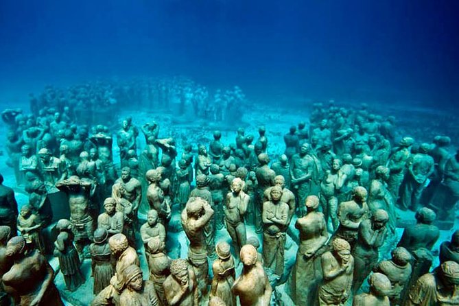 Diving + Muse - The museum stop near Cancun