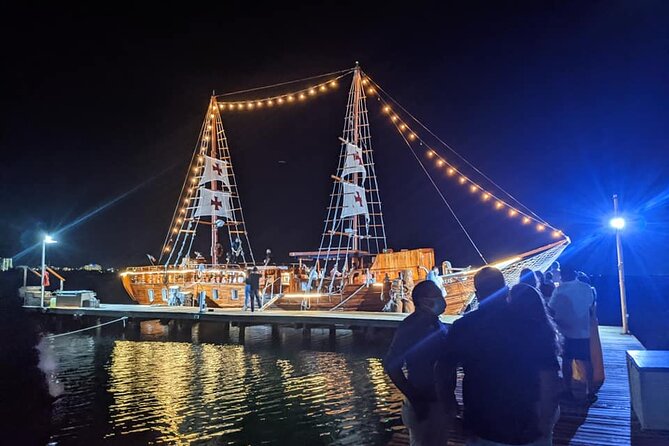 Enjoy The Spanish Galeon with a Romantic Night Dinner in Cancun - How the sunset and nighttime choices compare