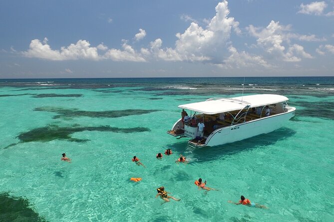 Excursion Isla Contoy & Isla Mujeres from Cancun - The boat ride crosses to Ixlaché Reef