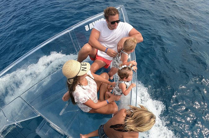 Excursion to Reefs in a transparent boat from Cancun - The guide can shape the whole 75 minutes