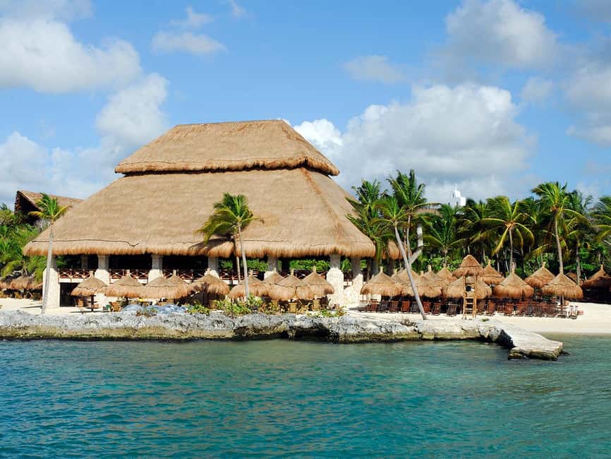 From Playa del Carmen: Xcaret Plus Park, the complete experience - Lunch in the Plus Area