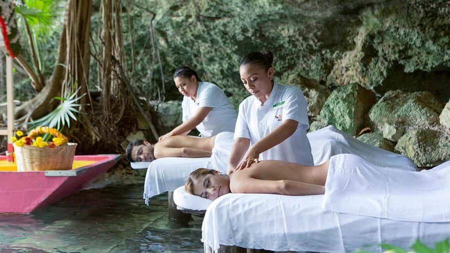 From Riviera Maya: Xcaret Park Plus, the complete experience - Lunch in the Plus package