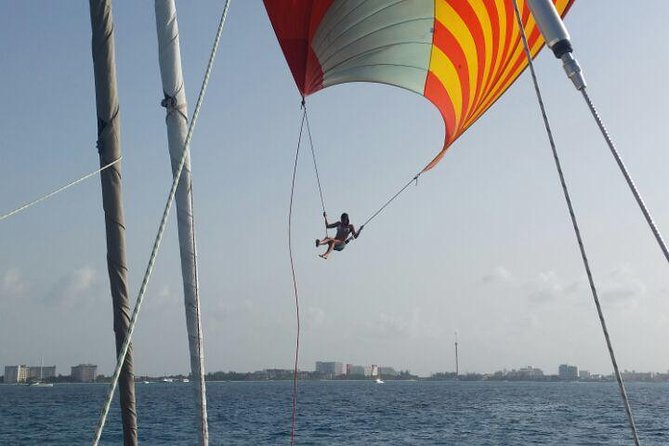 Full-day Isla Mujeres All-inclusive Cruise from Cancún - Crew service and the party mood