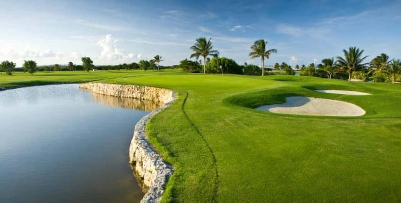 Iberostar Cancun Golf Course - From hotel lobby to first tee
