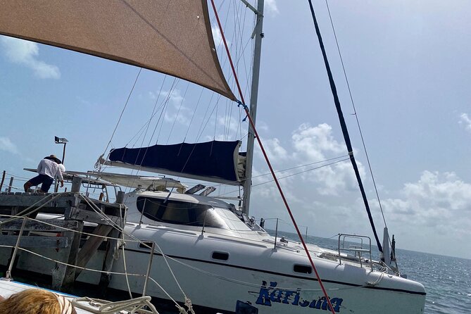 Isla Mujeres Basic Tour in Catamaran with Snorkel and Open Bar - Two hours and 20 minutes to choose your own Isla Mujeres day