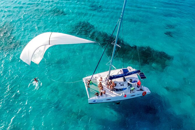 Isla Mujeres Catamaran from Cancun with Open bar and lunch - Snorkeling with equipment and certified guides