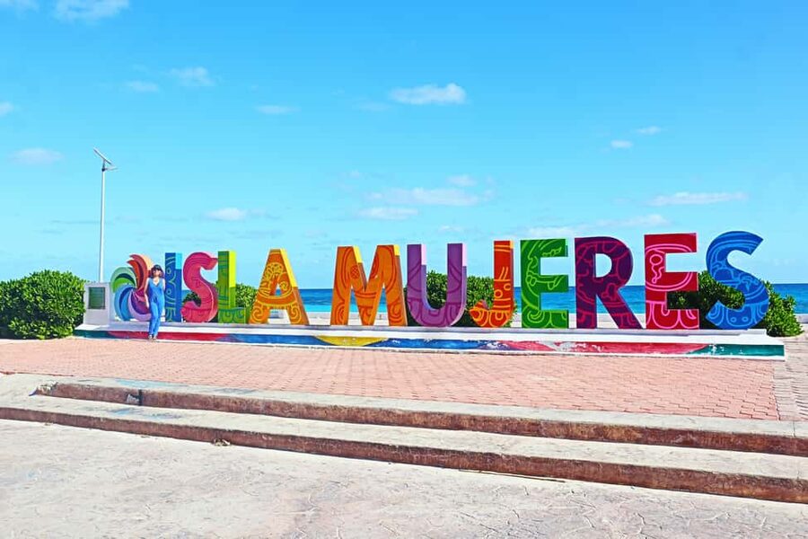 Isla Mujeres: Catamaran Ride with Open Bar, Snorkeling, and Lunch - Playa Norte and the beach club stop