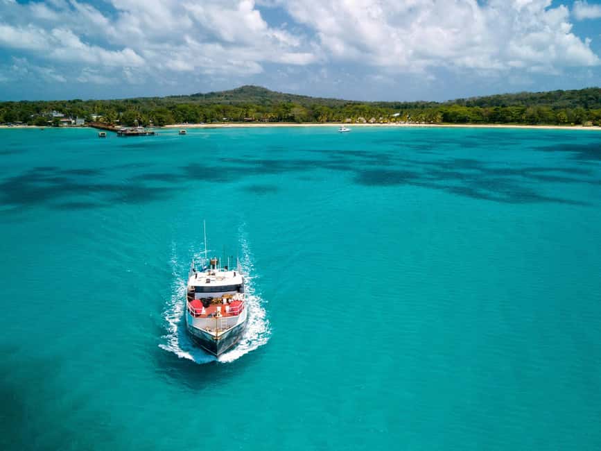 Isla Mujeres: Catamaran Ride with Open Bar, Snorkeling, and Lunch - The ride back to Cancun