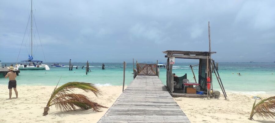 Isla Mujeres: Catamaran with Open Bar, Snorkeling and Lunch - Playa Norte, Beach Club, and Lunch