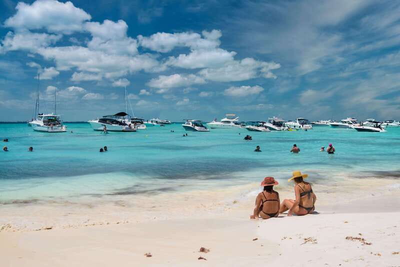 Isla Mujeres: Catamaran with Open Bar, Snorkeling and Lunch - Two Hours to See Isla Mujeres
