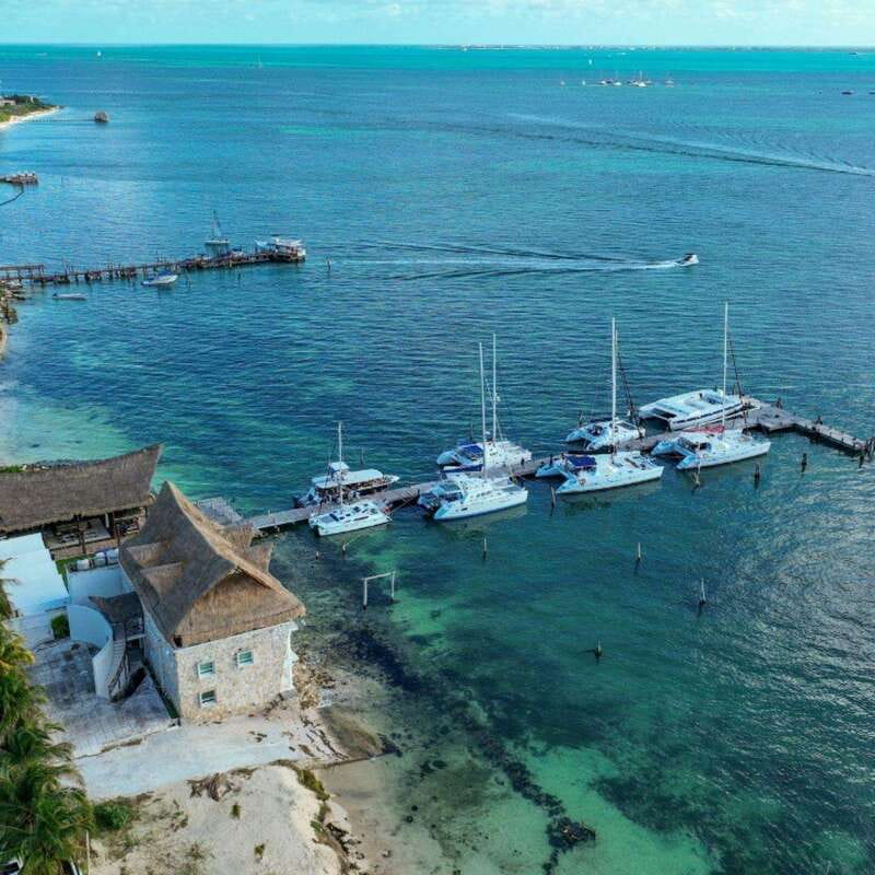 Isla Mujeres: Deluxe Catamaran Tour - Playa Norte and the beach club stop