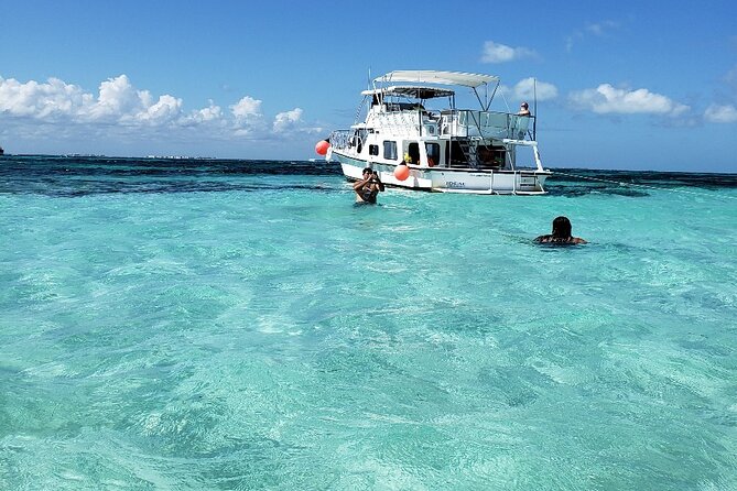 Isla Mujeres Full Day Tour on Yacht with Snorkel and Buffet - Lunch on the yacht, not at a beach restaurant