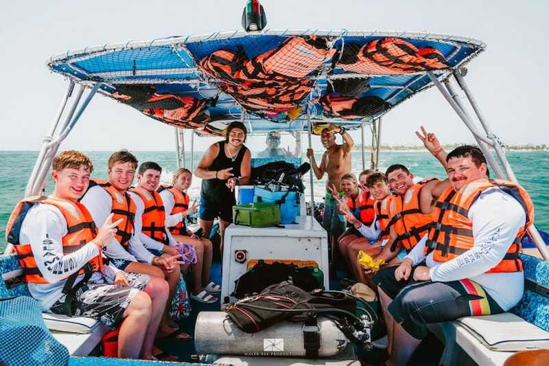 Isla Mujeres - MUSA and the Manchones Reef - Snorkel - The guide can make or break MUSA