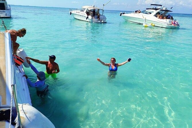 Isla Mujeres Premium Tour in Private Catamaran with Lunch - Is $1,050 a fair price for up to 14 people?
