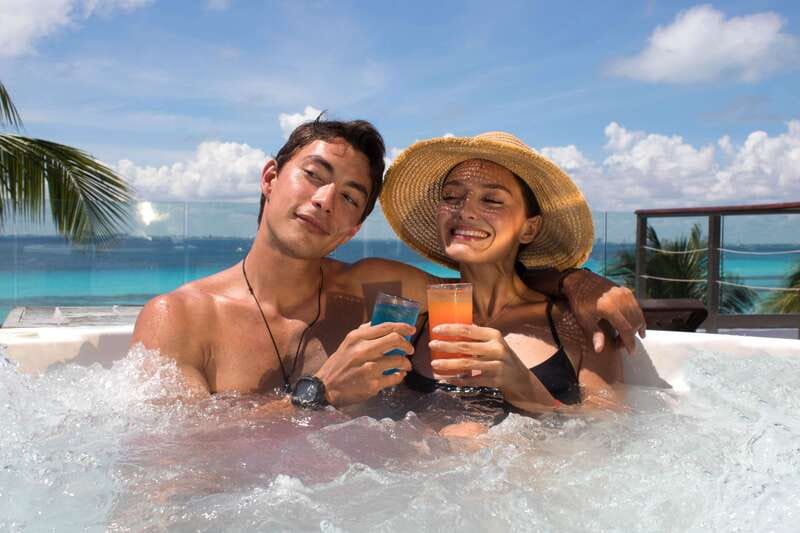 Isla Mujeres: Royal Garrafon VIP and Punta Sur admission - Snorkeling, kayaks, and reef time