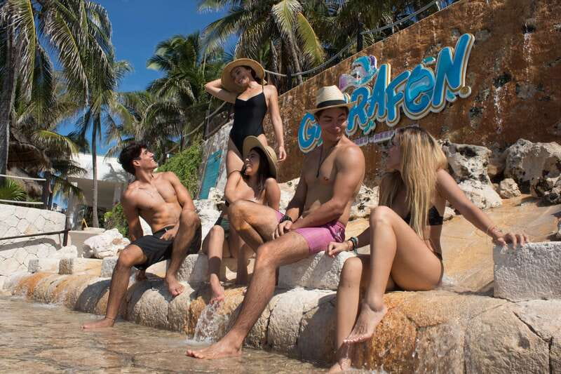 Isla Mujeres: Royal Garrafon VIP and Punta Sur admission - Garrafon’s VIP area and the infinity pool