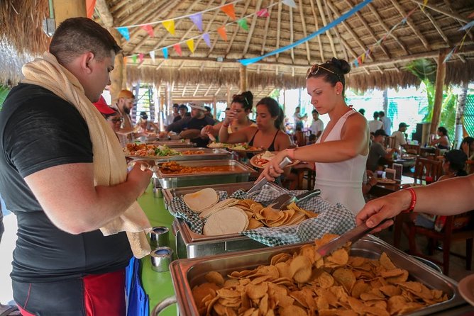 Isla Mujeres tour from Cancún (open bar, lunch ) - Open Bar, Group Size, and the Feel of the Day
