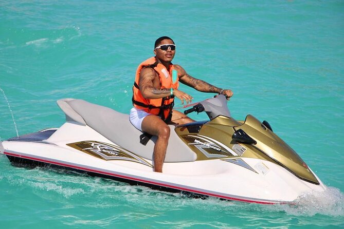 Jet Ski Rental in Cancun for 2 People - The locker problem is real