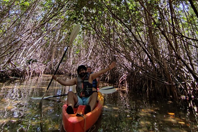 Kayak TOUR POR Laguna Nichupte Cancun - The three-hour route from open lagoon to mangrove tunnels