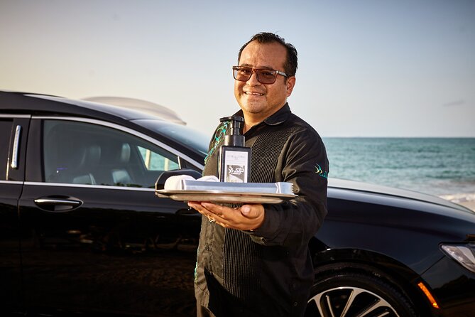 Lincoln Strecth Limo from Costa Mujeres to Cancun Airport - Key points to know before booking